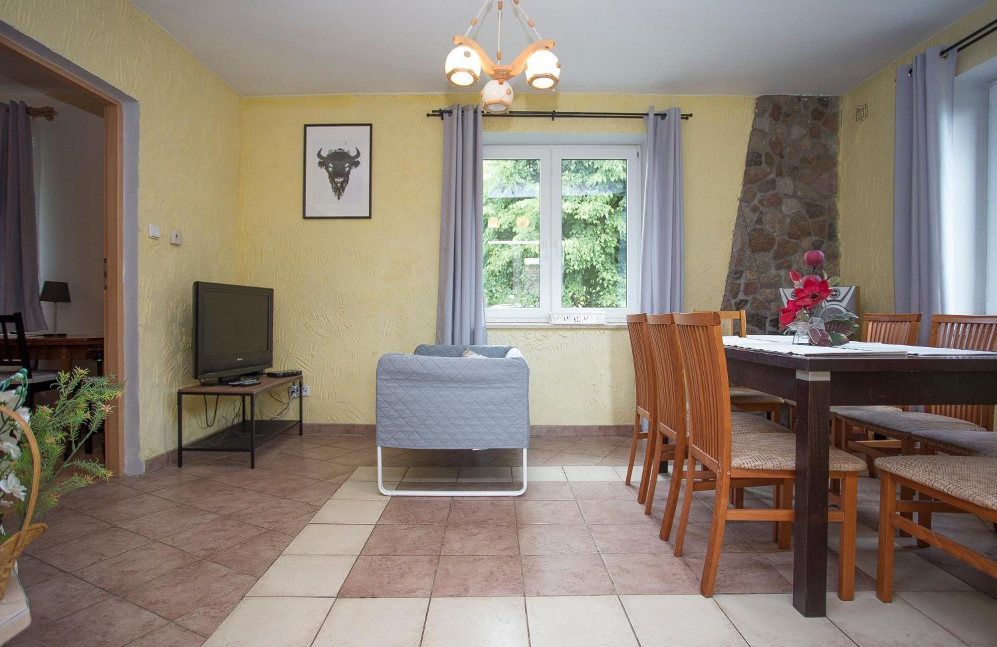 Happy Bison - A 5 Bedroom House With A Garden Біловежа Екстер'єр фото